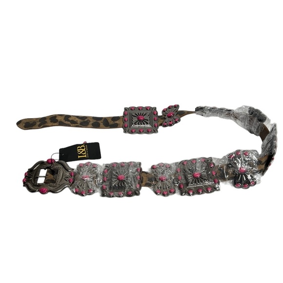 Lucky & Blessed Leopard Pink Turquoise Ribbon Tooled
Square Belt main image 4